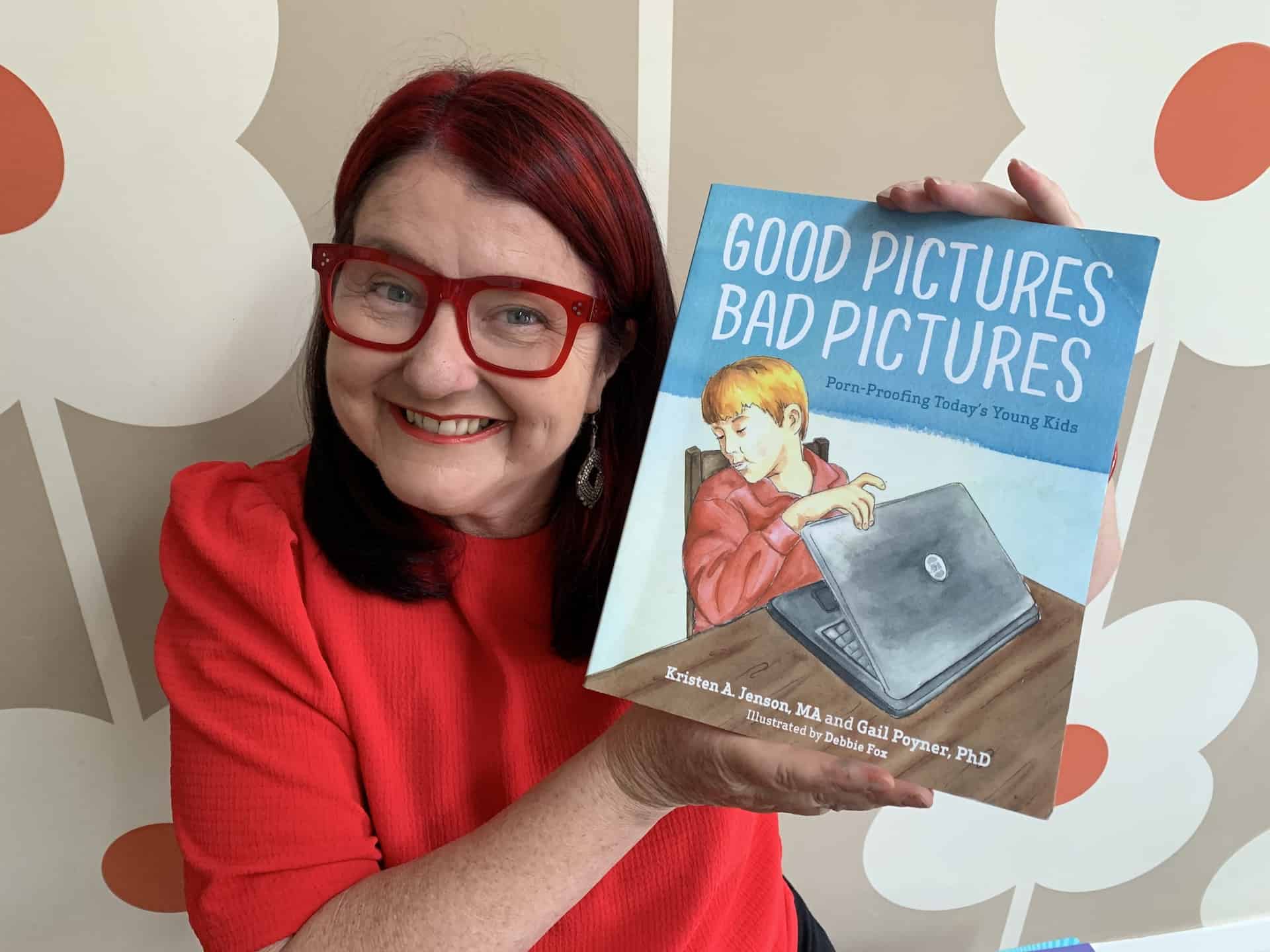 Good Pictures Bad Pictures - Book review by Rowena Thomas | 'Amazing Me'