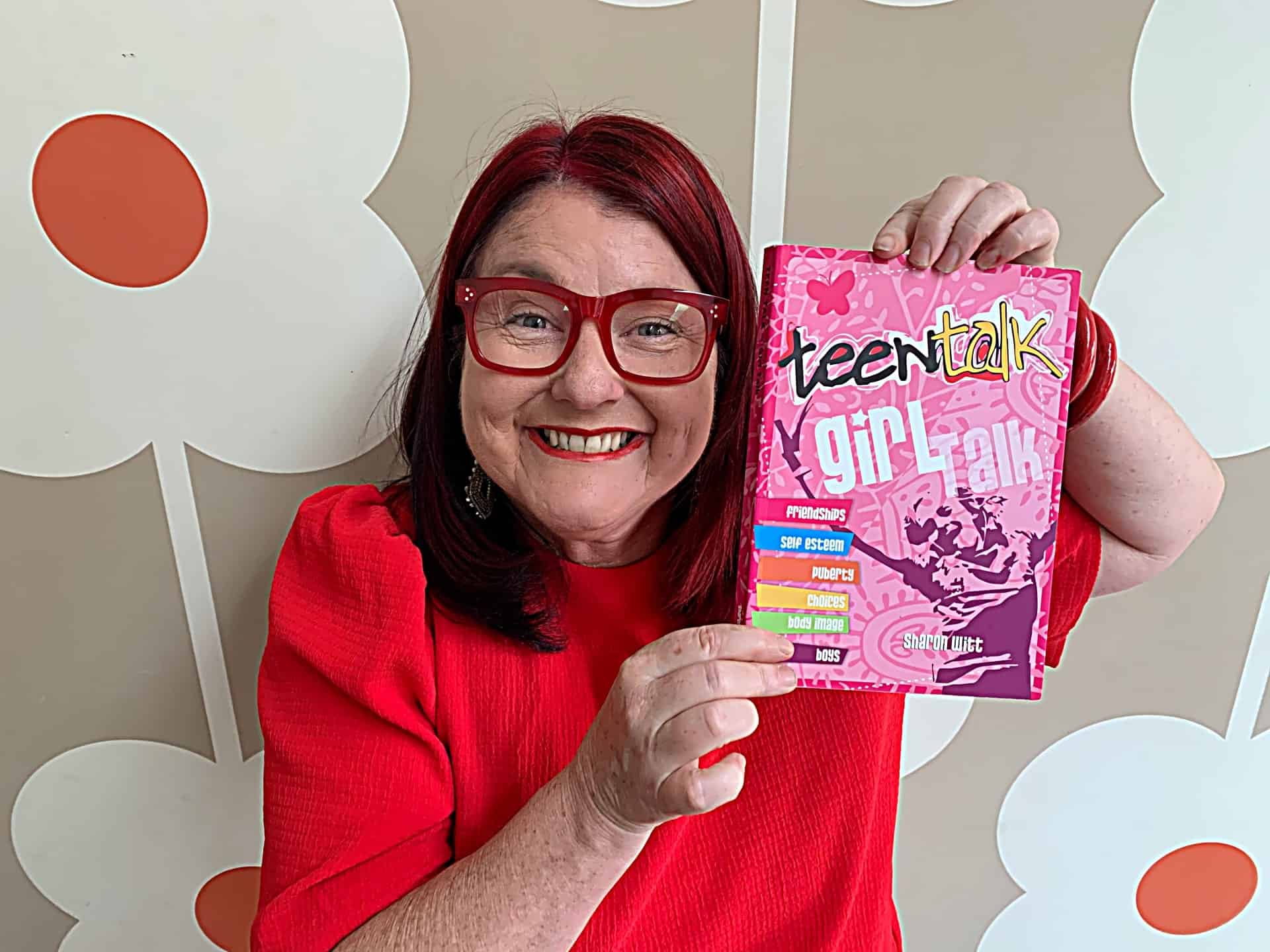 Teen Talk: Girl Talk - Book review by Rowena Thomas | 'Amazing Me'