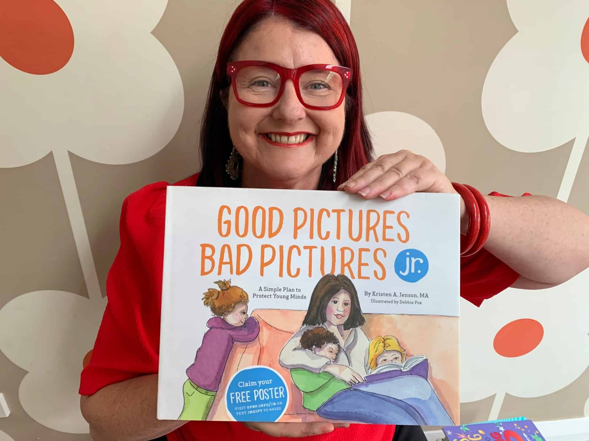 Good Pictures Bad Pictures Junior - Book review by Rowena Thomas | 'Amazing Me'