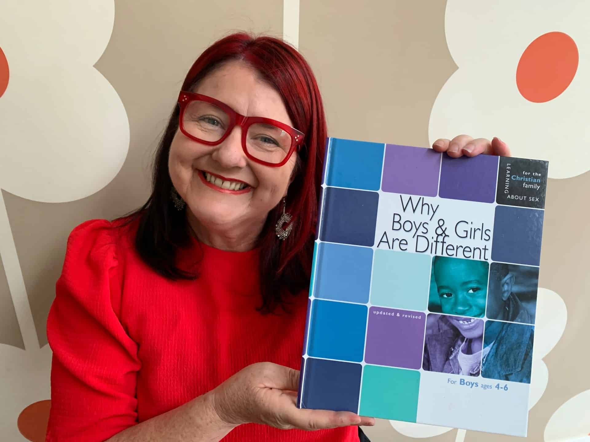Why Boys and Girls are Different boys 4-6 - Book review by Rowena Thomas | 'Amazing Me'