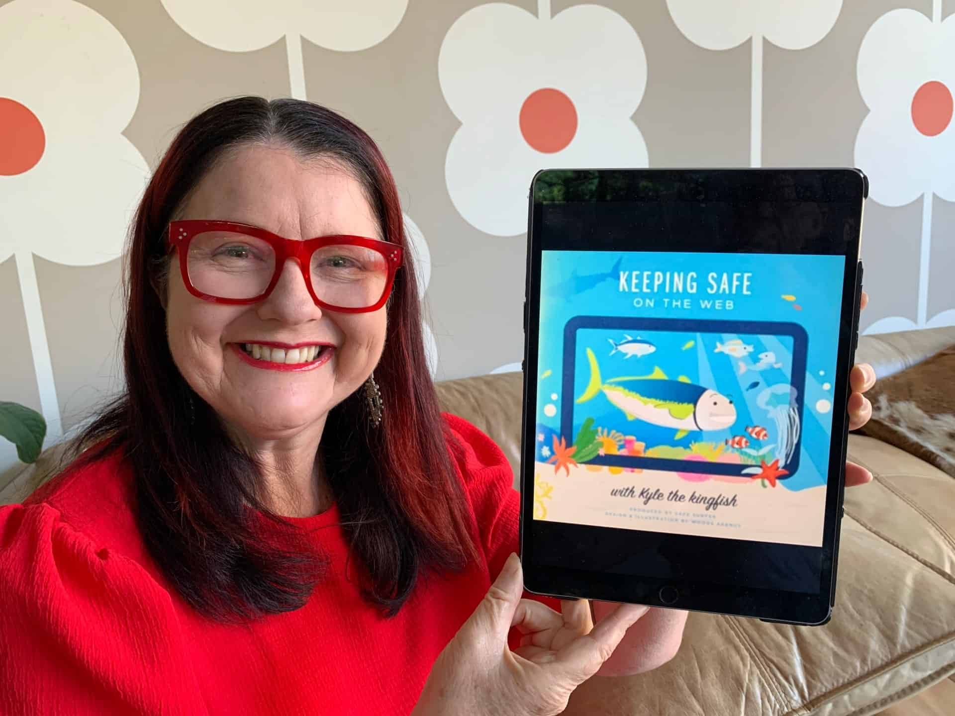 Keeping Safe on the Web: With Kyle the Kingfish - Book review by Rowena Thomas | 'Amazing Me'