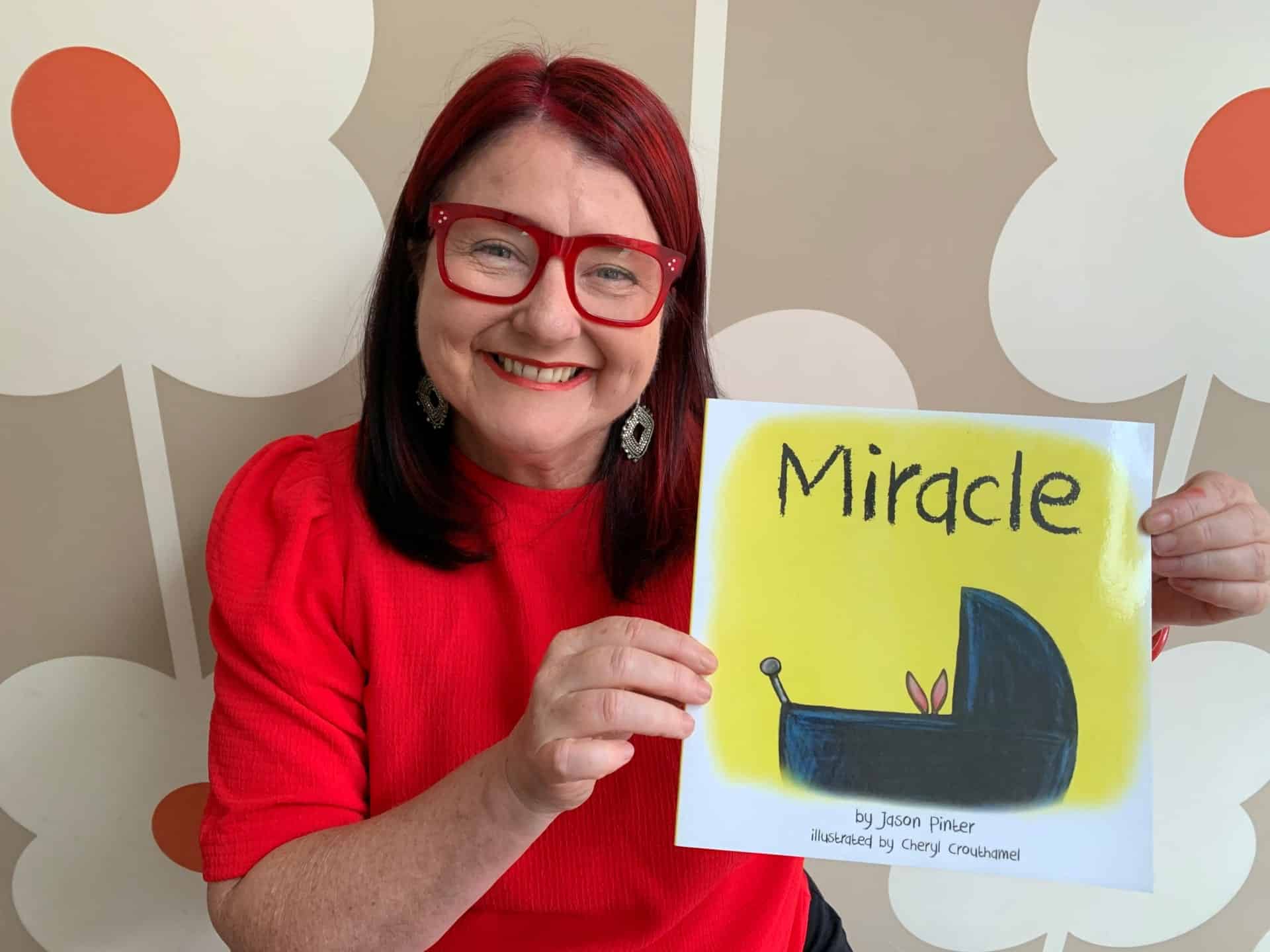 Miracle - Book review by Rowena Thomas | 'Amazing Me'