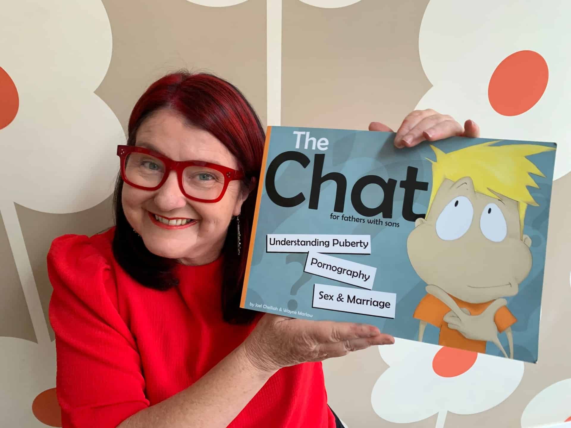 The Chat - Book review by Rowena Thomas | 'Amazing Me'
