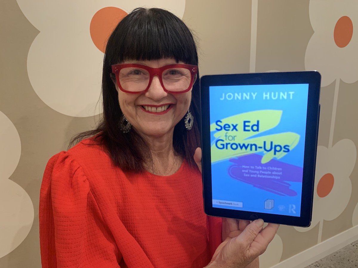 Sex Ed For Grown-Ups - Book Review by Rowena Thomas | Amazing Me