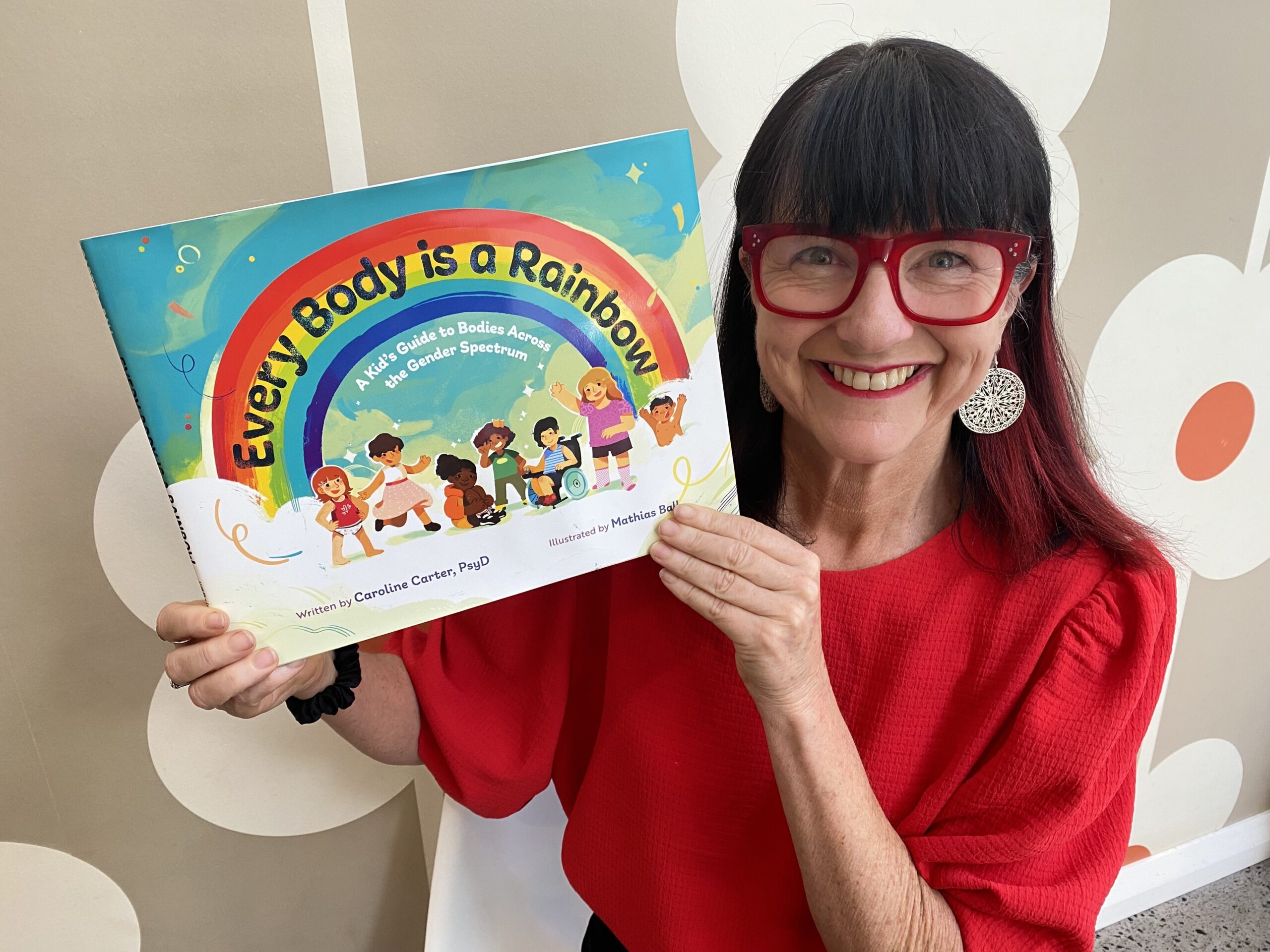 Every Body is a Rainbow - Book review by Rowena Thomas | 'Amazing Me'
