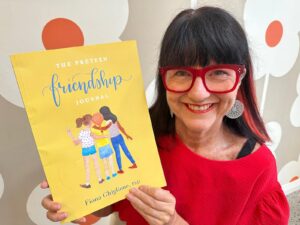 The Preteen Friendship Journal - Book review by Rowena Thomas | 'Amazing Me'
